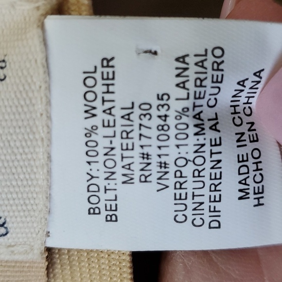 Wool hat, cream color with brown strap. By Universal Thread. Very good condition - Picture 6 of 13
